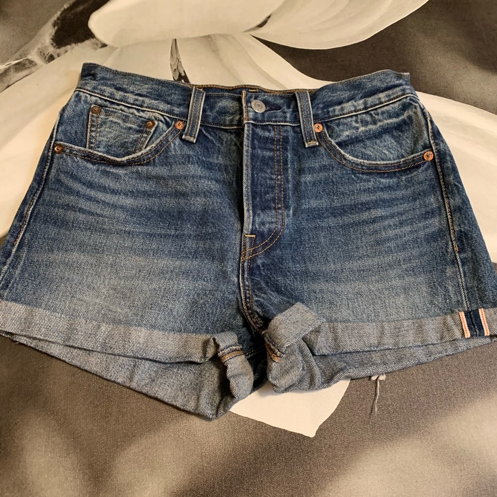 Levi’s Wedgie Jean Shorts 27 White Oak Denim Levis Gem